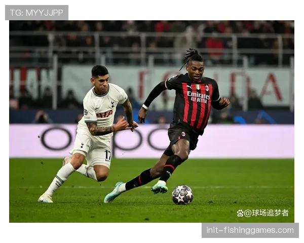 半场战报:AC米兰1-0领先拉齐奥,莱奥开场闪击破门 半场战报:AC米兰1-0领先拉齐奥,莱奥开场闪击破门