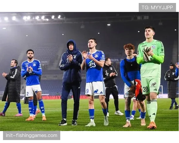 国际米兰2-0击败多特蒙德，欧冠赛场遭遇失利